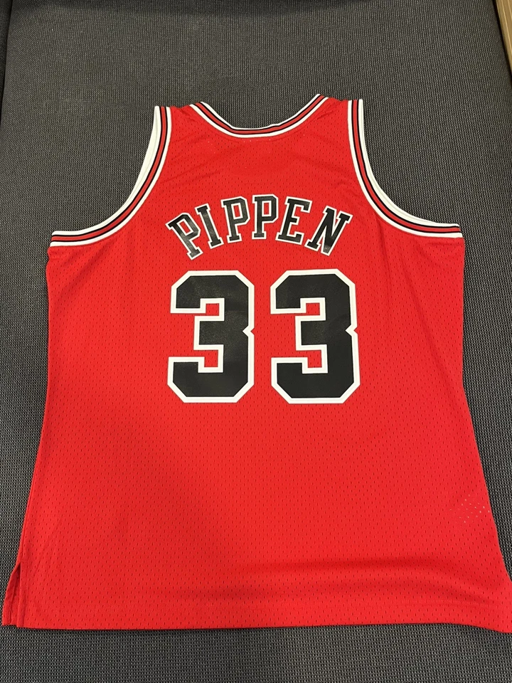 Mitchell & Ness 2003 HWC Chicago Bulls Scottie Pippen 33 Jersey Size XL - Image 4 of 4