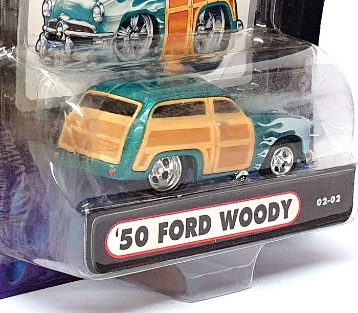 Muscle Machines 1/64 Scale 71161 02-02 - 1950 Ford Woody - Green - Image 3 of 4