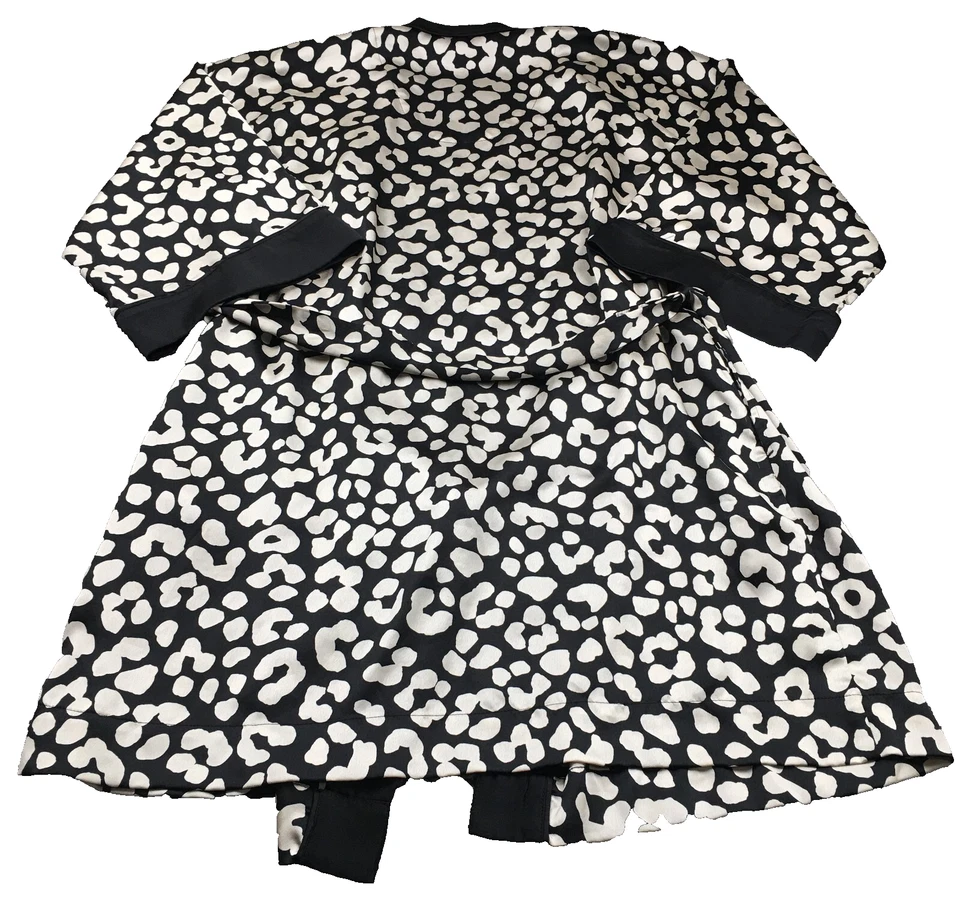 Bata Ann Taylor Sleep para mujer talla S negra con estampado de animales mangas 3/4 cintura corbata Foto 4 de 4