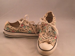 sneakers with stars on them