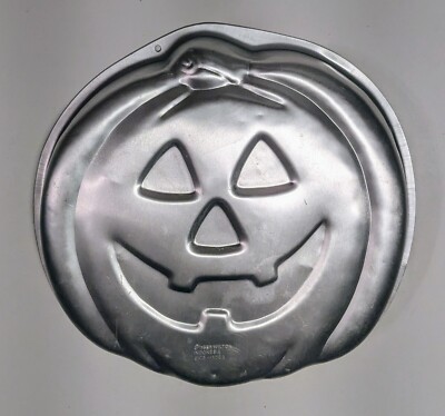 Vintage 1995 Wilton Cake Pan 2105-3068 Halloween Jack-O-Lantern Pumpkin