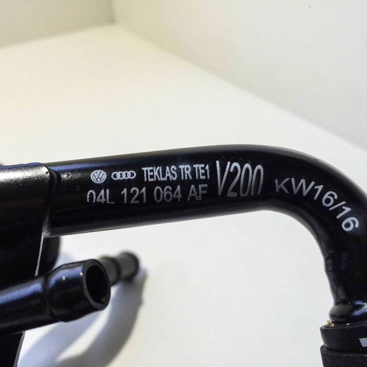 VW AUDI SKODA TDI Kühlmetallrohrschlauch 04L121064AF Online Kaufen