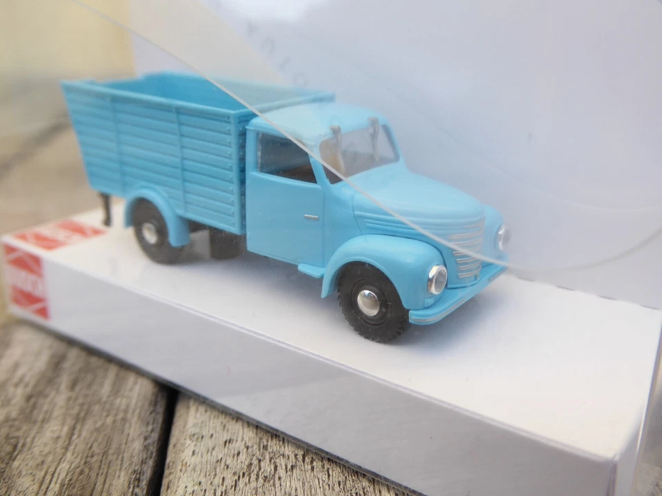 Busch 52098 H0 1:87 Framo V901/2 Ddr-Tiertransporter Aperti Blu neuwertig IN - Immagine 2 di 3