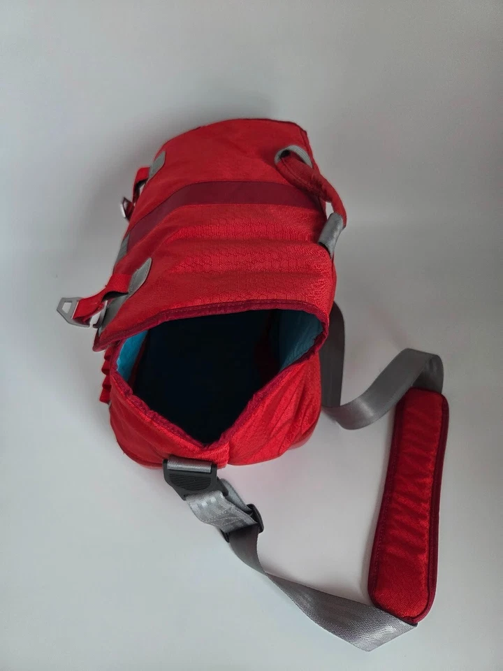 Дорожная сумка-мессенджер Kurgo для перевозки красных собак со светоотражающей отделкой и ремнями - Изображение 4 из 4