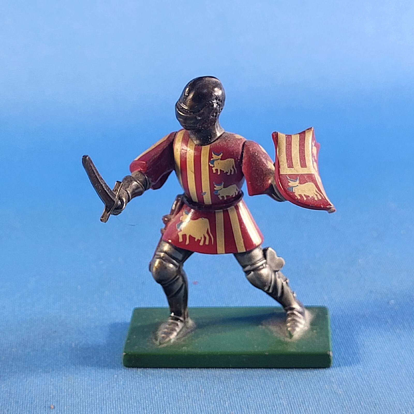 Britains Tournament Knight Swinging Sword With Shield eBay