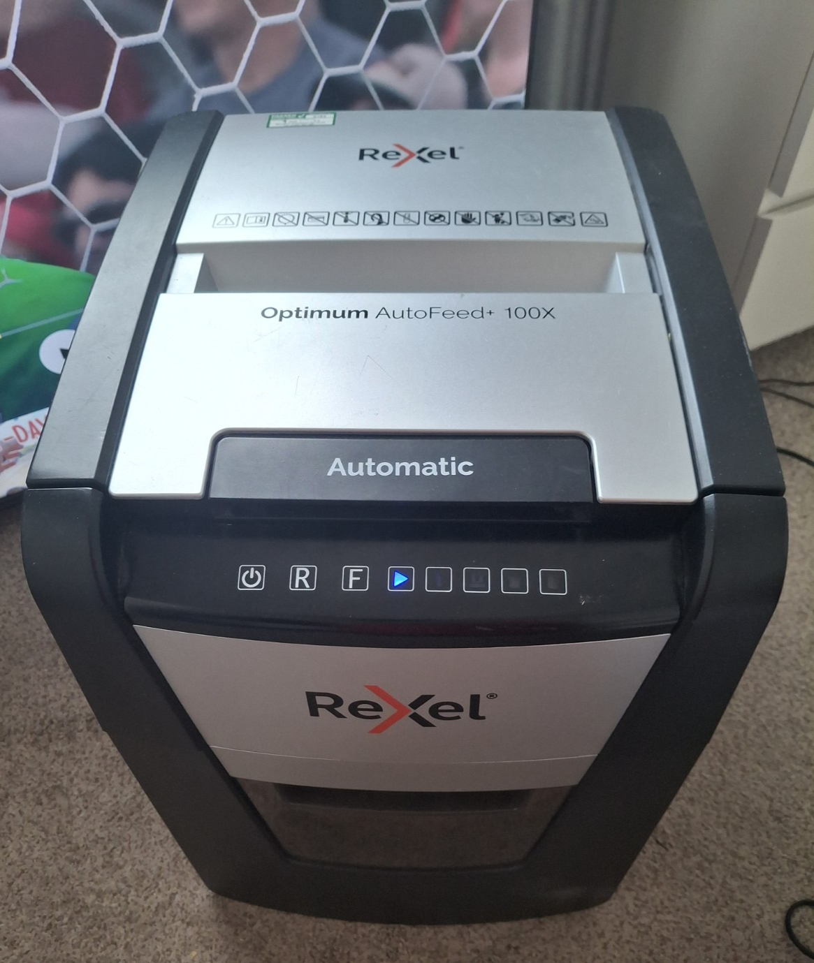 Rexel Optimum AutoFeed+ 100X Cross Cut Paper shredder