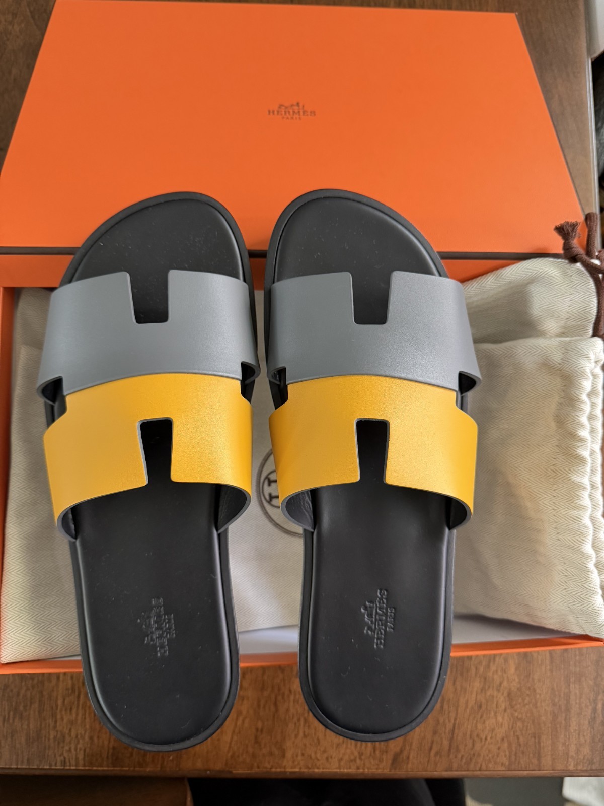 Hermes Men’s Leather Calfskin Izmir Sandals Size 43 EU / 10 US