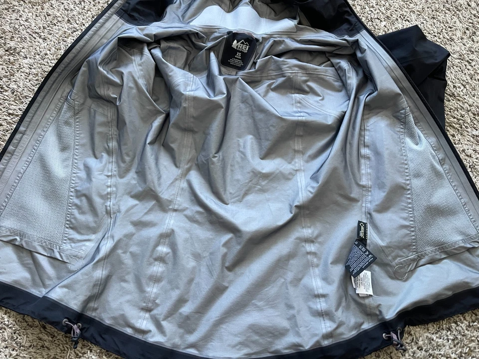 Chaqueta de lluvia REI Coop Gore Tex para mujer XS negra cremallera completa Foto 4 de 4