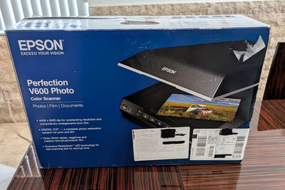 New Epson Perfection V600 Photo Color Film Scanner NIB FACTORY SEALED