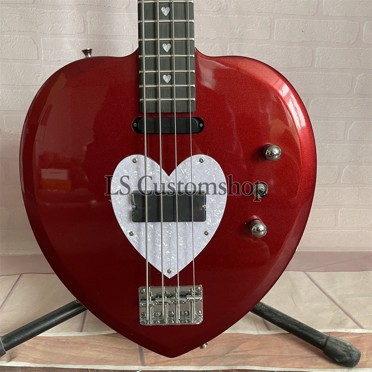 DAISY ROCK エレキギター レッド Daisy Rock Heartbreak Electric Guitar, Heart Shaped Guard
