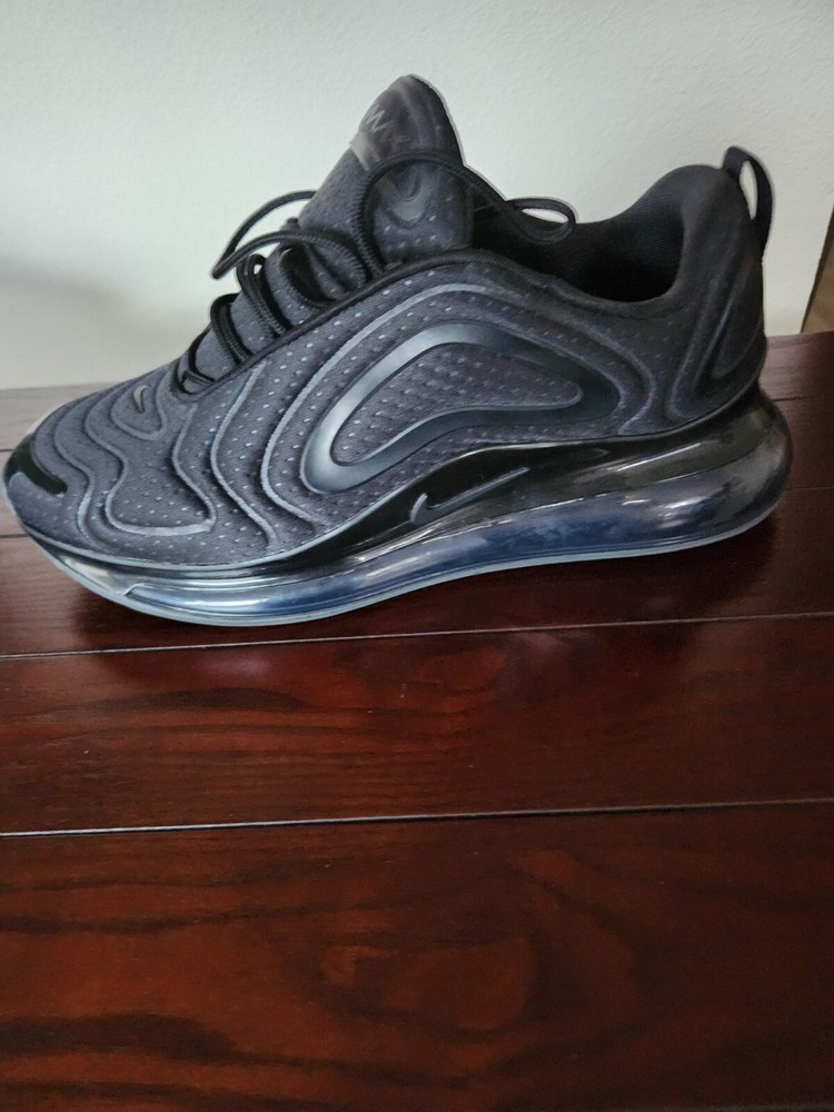 Men’s Size 11.5 Nike Air Max 720 in Sleek Black