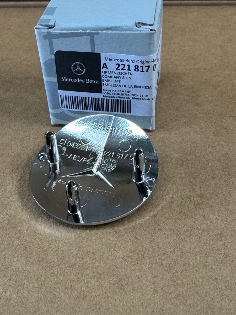 Mercedes-Benz E S-Class GENUINE Mercedes Star Emblem Badge on Grille Shell