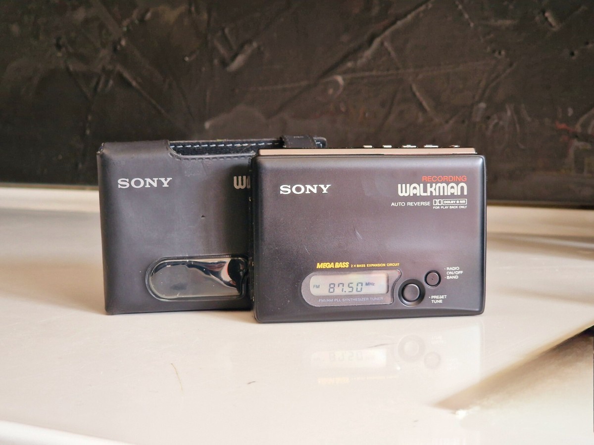 VINTAGE 1990's SONY WM-GX51 Recording WALKMAN RADIO CASSETTE