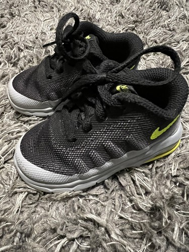 nike axis infant