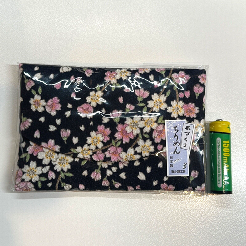Japanese Chirimen Cloth Tissue Paper Holder with Tissue Paper - 第 1/9 張圖片