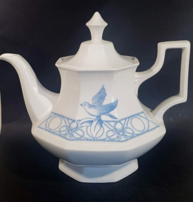 Rare Johnson Brothers Heritage White Teapot w Blue Bird England