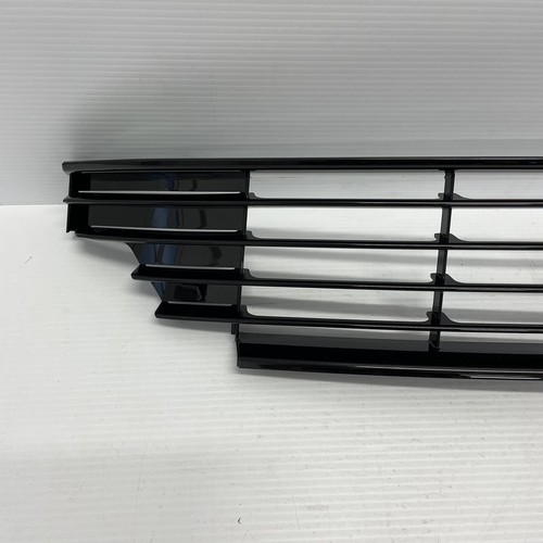 VOLKSWAGEN CC Front Lower Center Vent Grille 3C8853677F041 NEW GENUINE - Picture 3 of 10