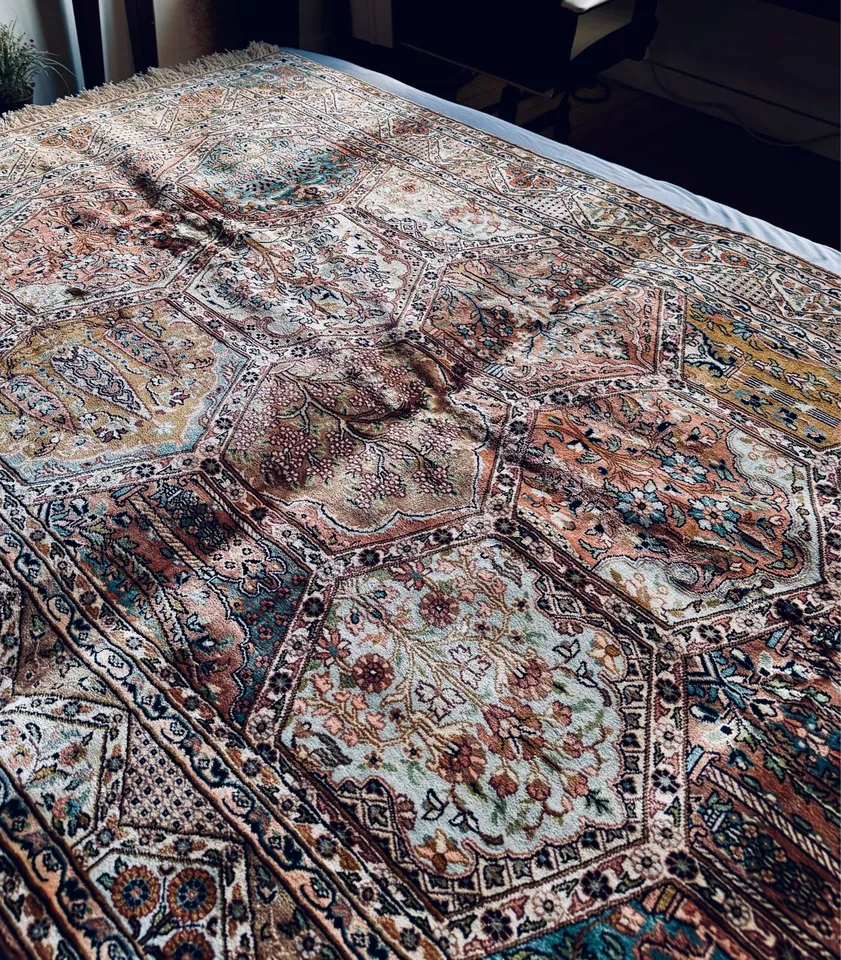 Luxury Kashmiri Hand-Knit Silk Carpet - Anchar Hamadan Design 50"x75", Brand New - Image 2 of 4