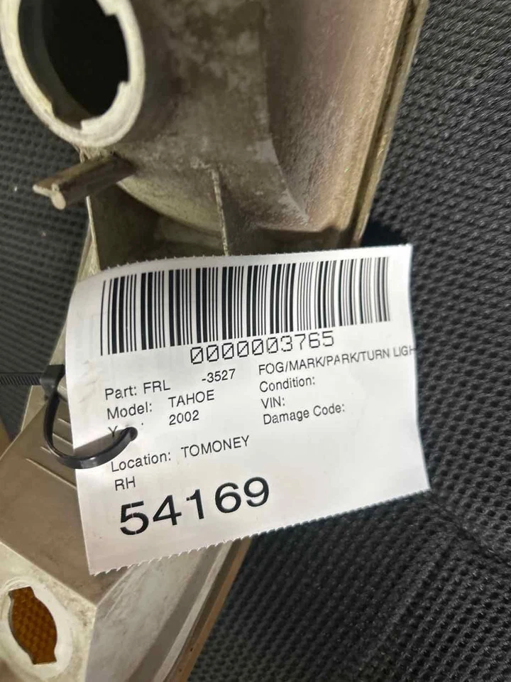 Fits 2000-2006 Chevrolet Tahoe Right Fog/Mark/Park/Turn Light OEM:15199559 Foto 3 de 3