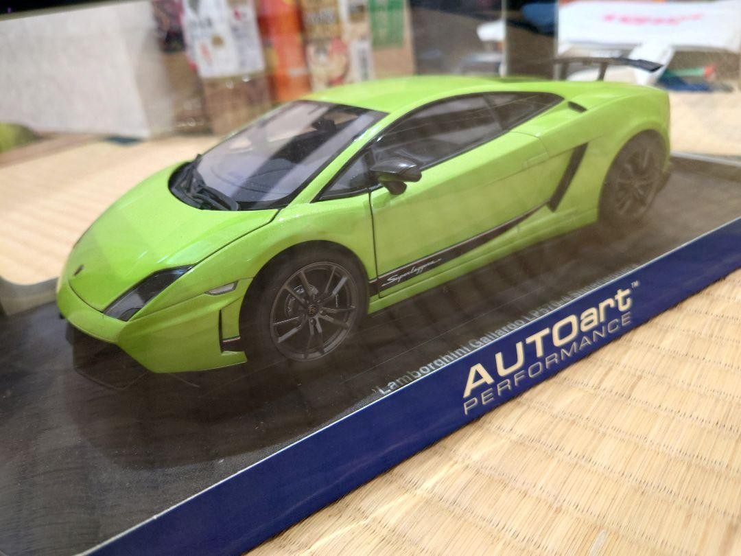ランボルギーニ　ガヤルド　グリーン　1/18 AUTOart Lamborghini Gallardo LP570-4 Superleggera Green 1/18 Model
