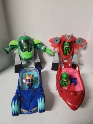 PJ Masks- Lot Of 4 Vehicles, 4 Mini Figures And 2 Bath Toys
