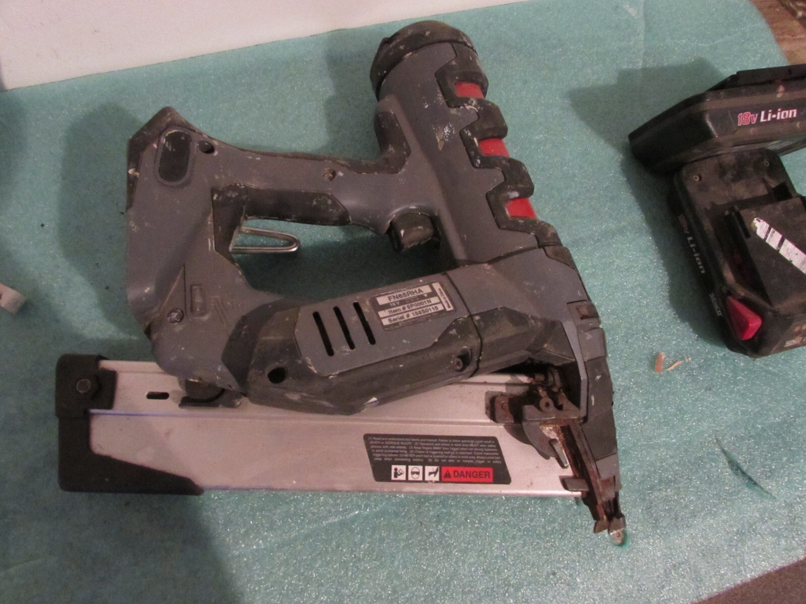 SENCO NAIL GUN F16A second fix with 2 battery's and charger eBay