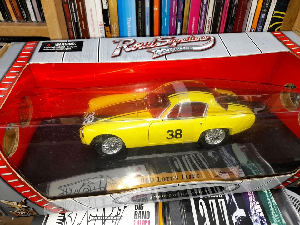 Road Signature 1960 Lotus Elite 1,18 en caja Foto 2 de 4