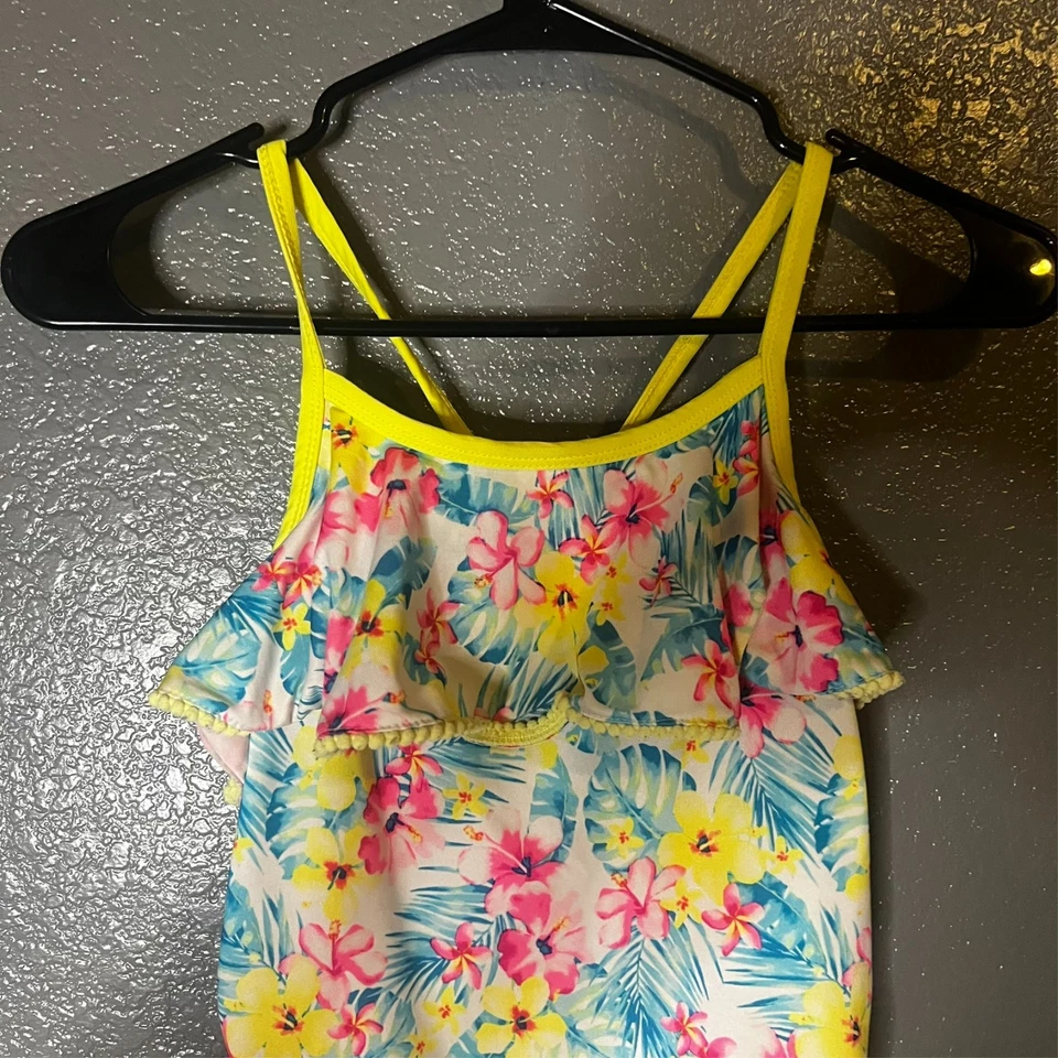 Traje de baño floral de una pieza para niñas - Traje de baño estampado tropical con ribete amarillo Foto 4 de 4