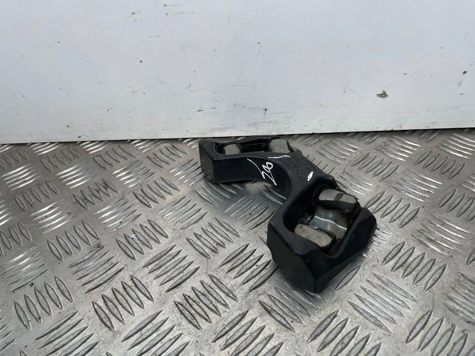 Rover Range Rover 2014 front shock absorber mounting bracket 6H5211002 LIQ16465 - image 3 of 4