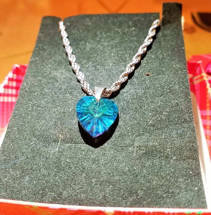 Collana Cuore Blu in Acciaio Inossidabile Fatta a Mano con Cristallo - Immagine 2 di 4