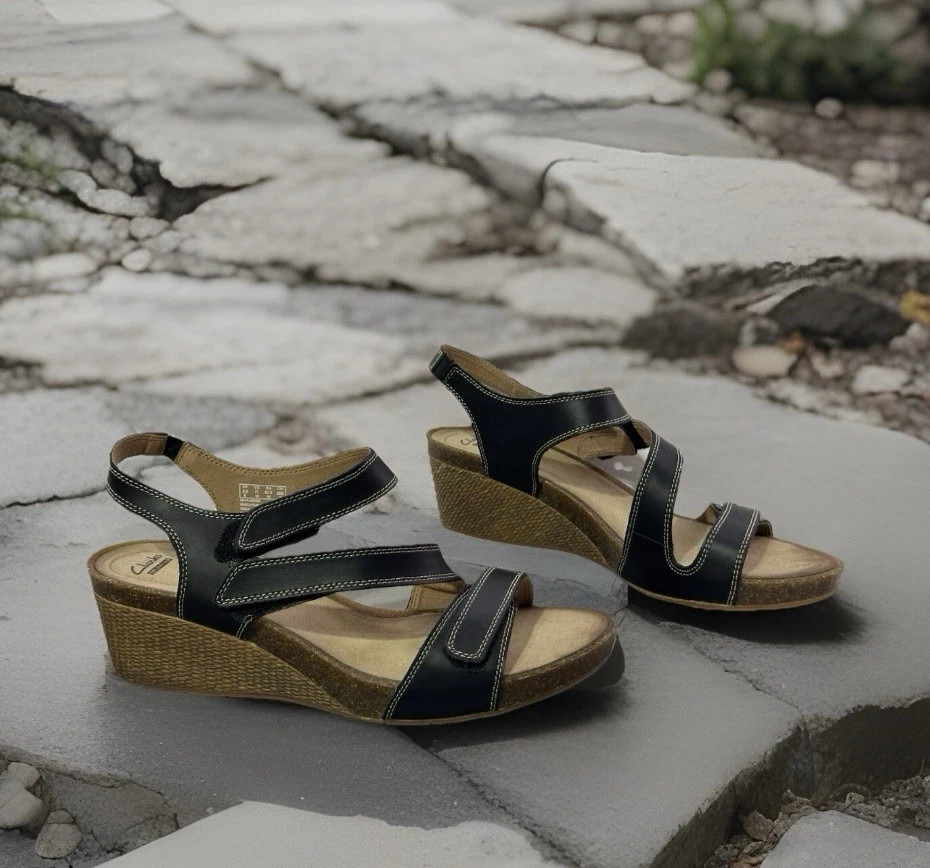 Clarks Collection sandalo donna 11 largo nero zeppa morbido cuscino gancio e passante