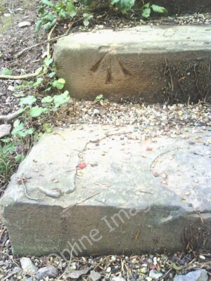 Foto 6x4 Benchmark auf Stufe in Arno's Vale Friedhof Ordnungsvermessung Drehpunkt c2010