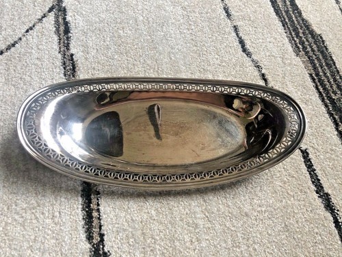 Vintage Meriden S P Co Hammered Silver Plate Bread Tray SP CO 2317 
