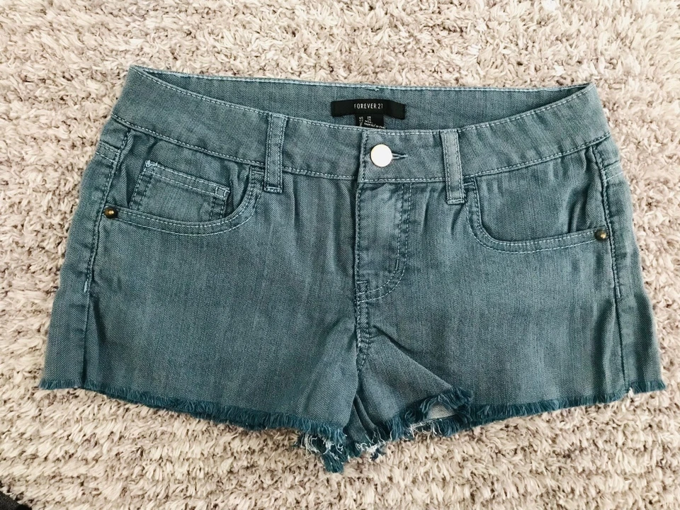 全新 Forever 21 Distressed 多色剪裁短裤 多种尺寸 — 第 3/4 张图片