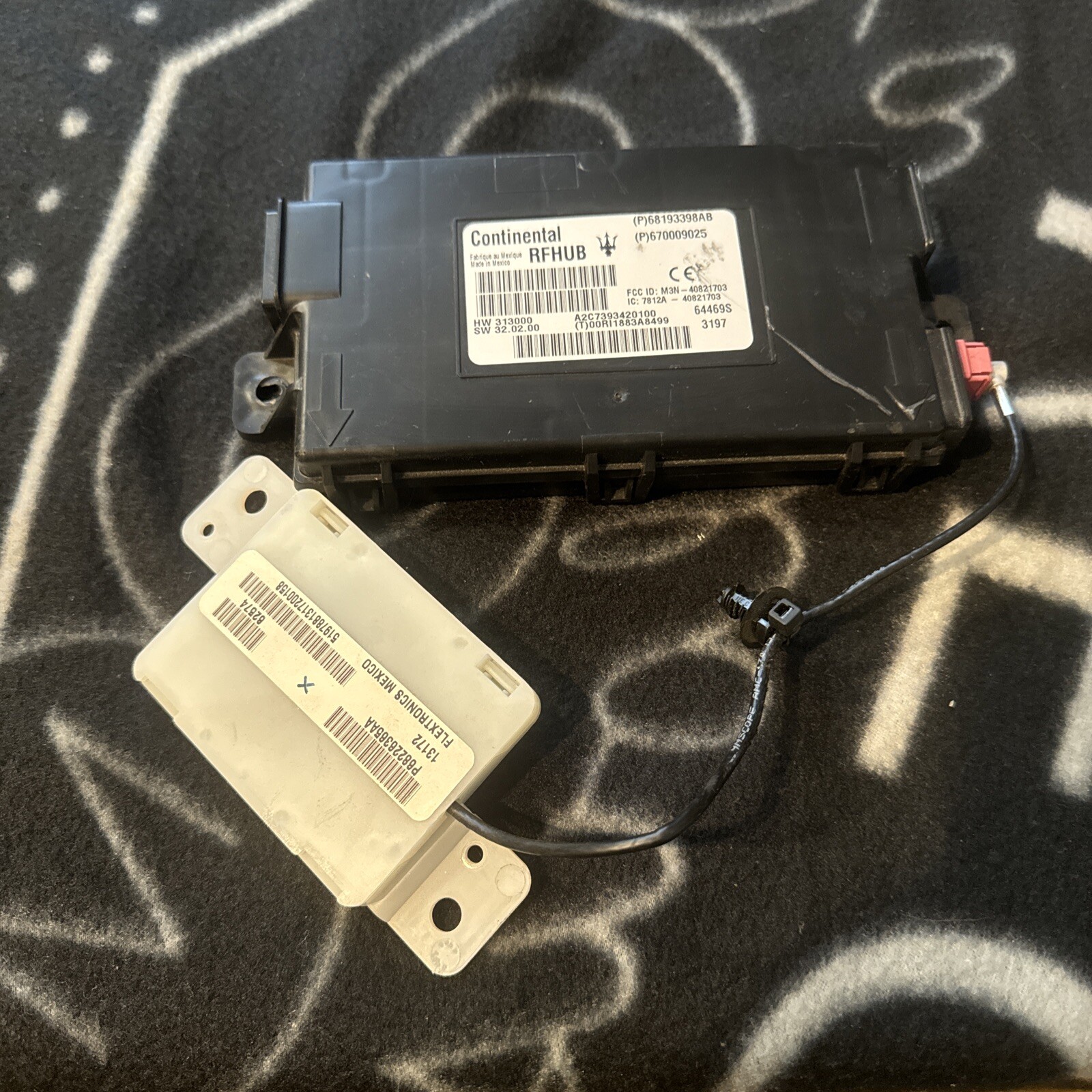 Fits 14/17 Maserati Quattroporte M156 Keyless Control Unit 68193398AB W/Antenna