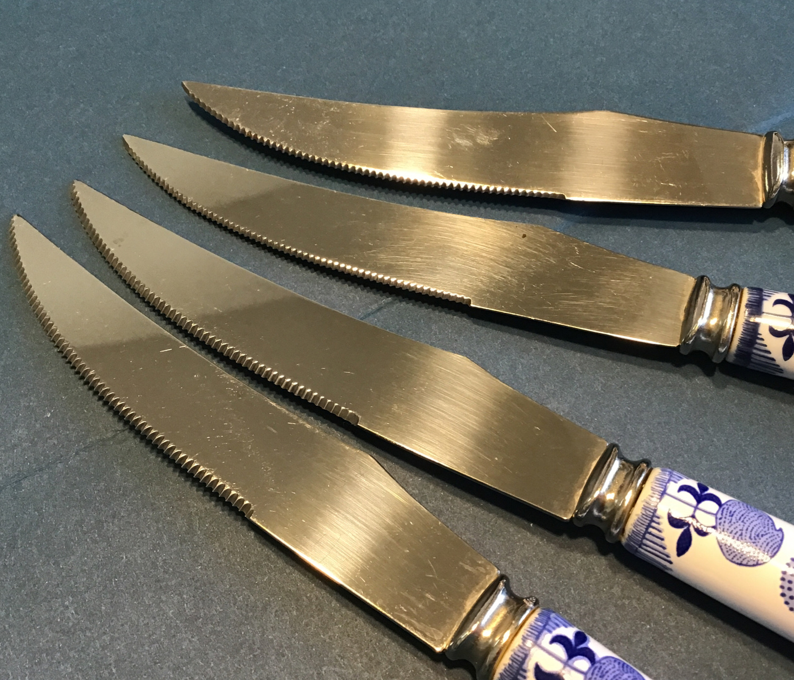 PRILL Steak Knife Set of 4 Stainless Steel Sheffield England Blue Onion