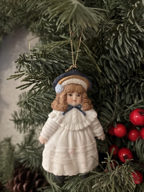 Vintage Gorham Brunette Porcelain Girl Doll Christmas Ornament 1987 New Conditio