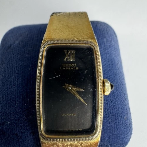 Vintage Seiko Watch Women Gold Tone Black 1320-5569 R Bracelet UNTESTED