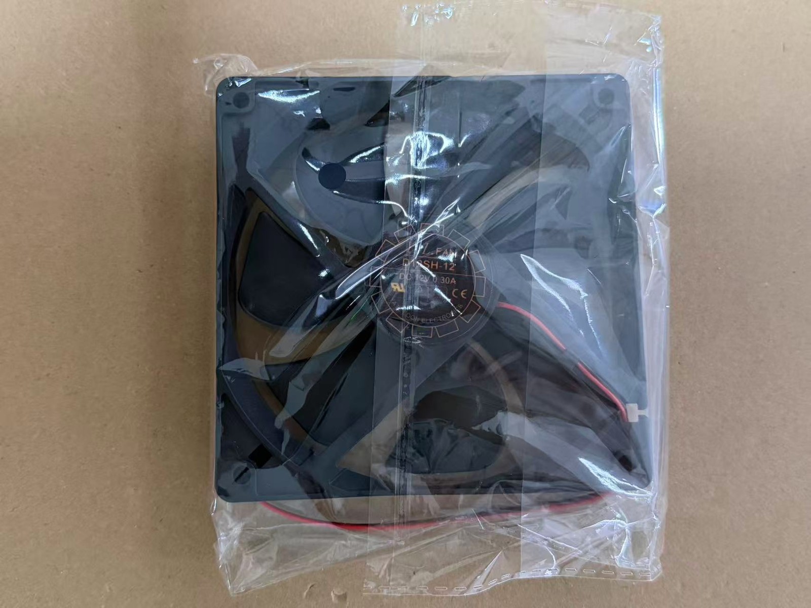 Yate Loon D12SH-12 12V 0.30A fan 120*120*25mm 2pin
