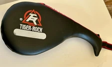 Tiger Rock MMA Martial Arts Sparring Fighting Strike Pad Clapper Paddle