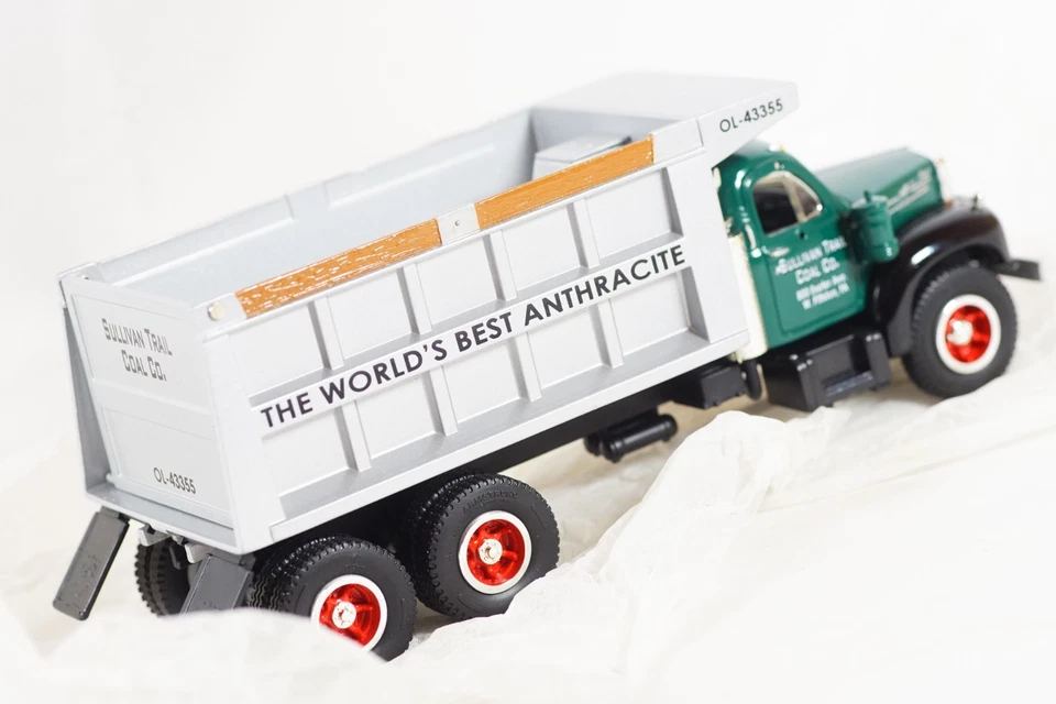 1960 MACK B-61 Truck Diecast Replica 1:34 Sullivan Trail Coal W Pittston PA 1996 - Image 2 of 4