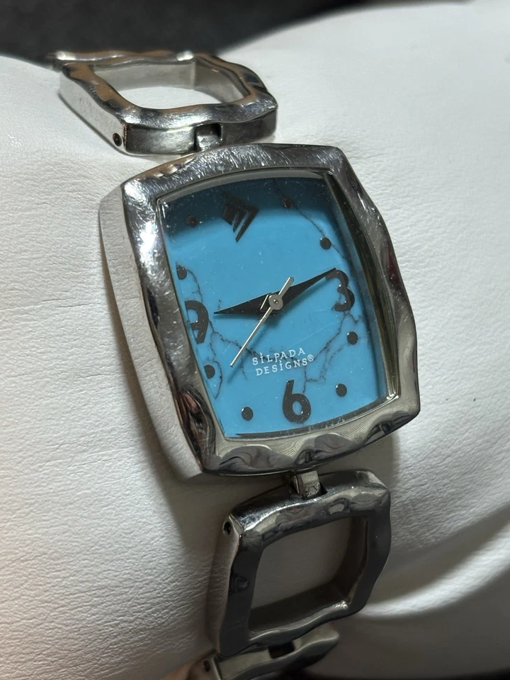 Reloj para mujer todo acero inoxidable de diseño Silpada tono plata, esfera turquesa Foto 3 de 4