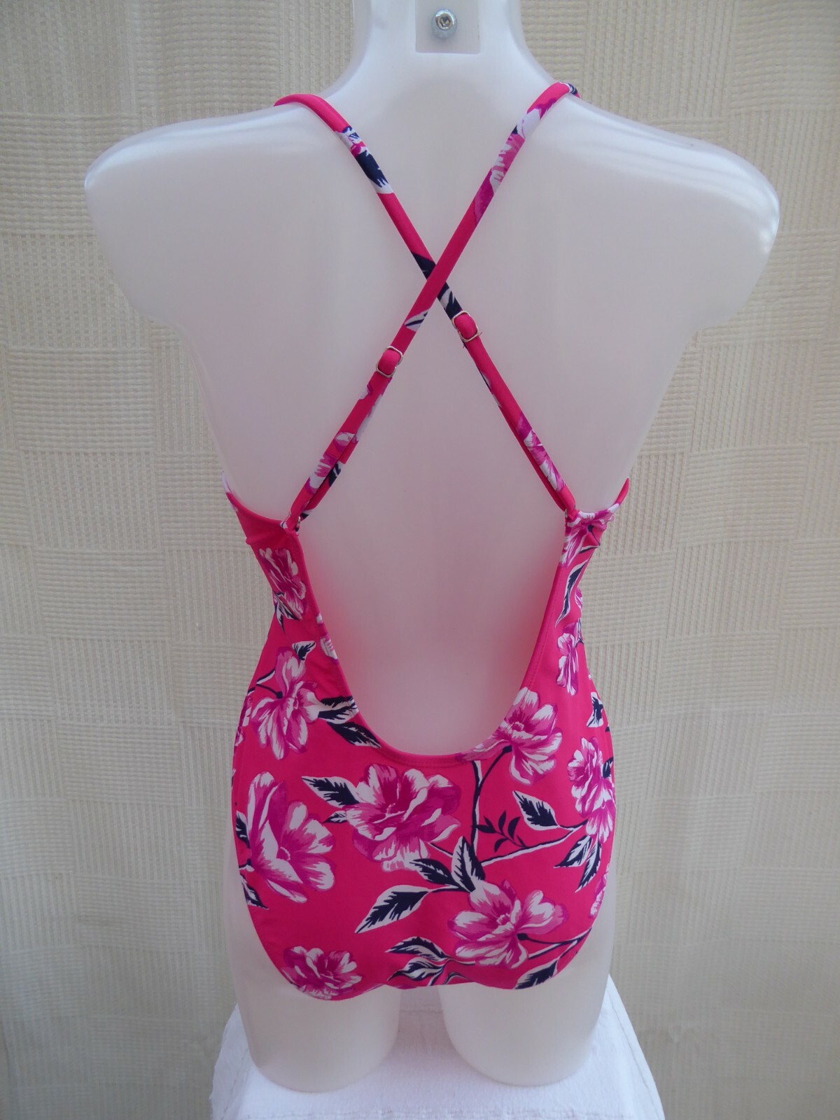 Xhilaration pink floral lined low cut front pad cup swimming costume