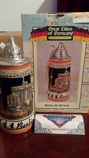 Budweiser bud anheuser busch AB stein  Great cities of Germany  Berlin  box coa
