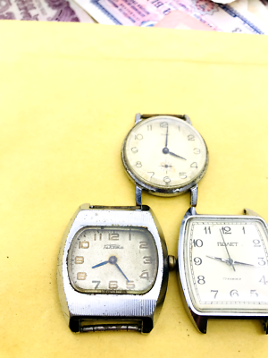 Lot De 2 Montres Mécaniques Russes Vintage Poljot Et Raketa Pour Pièces Ou Réparation