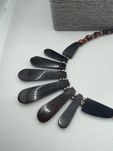 Rot & schwarz Acryl Latz Tropfen Perlen Statement Halskette Tribal Festival Sommer - Bild 8 von 9