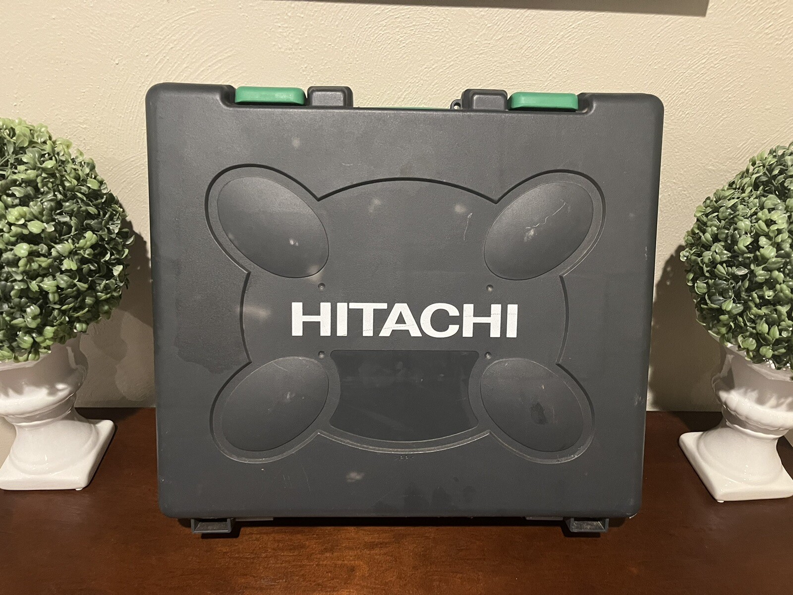 18v Hitachi Cordless Hammer Drill (DV 18DL) Needs Battery
