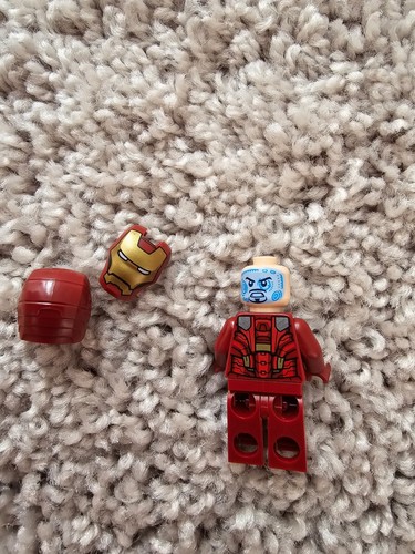 LEGO Iron Man Mark 7 Armor Minifigure 76248 Quinjet sh853 Avengers - Picture 2 of 2
