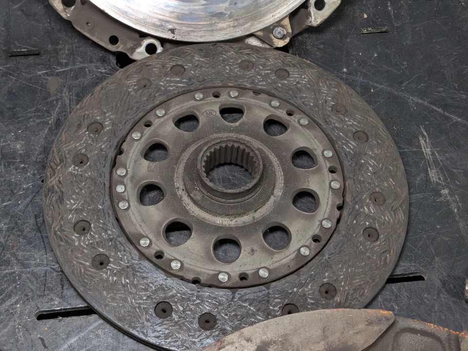 BMW E8X 135I E9X 335I F10 535I MANUAL TRANSMISSION CLUTCH & FLYWHEEL KIT SET OEM - Image 3 of 4