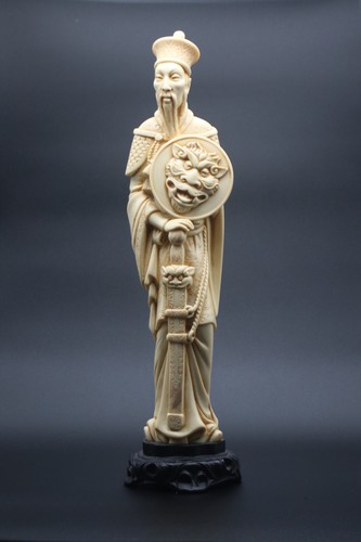 VTG Chinese Hand Carved Resin Emperor Royal Figure Lion Foo Dog Shield - Picture 2 of 12